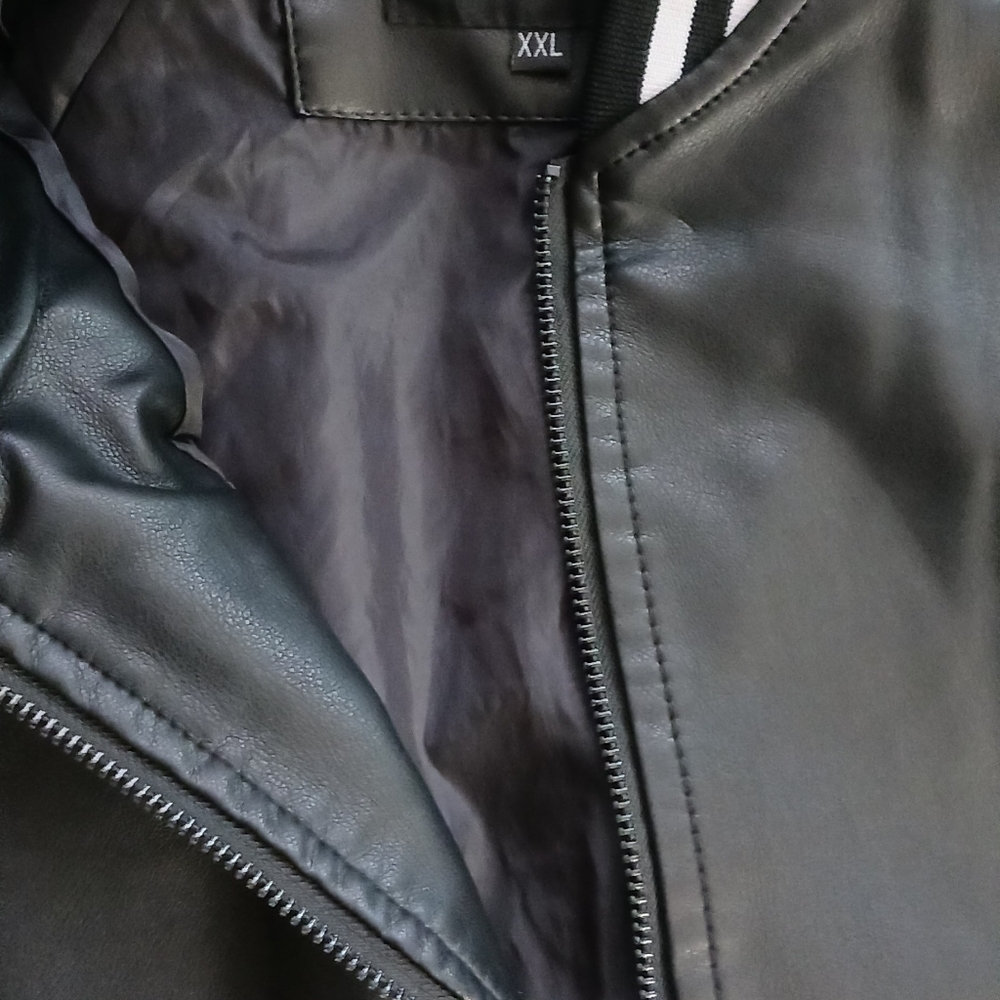 VIP Collection Black Leather Jacket - Picture 4 of 12